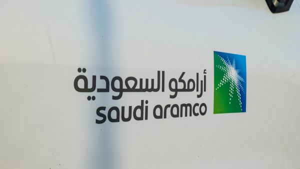 Aramco Mulls Selling 1 Percent Stake to Global Firm