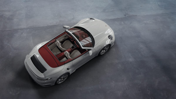 قسم بورشه للتصنيع حسب الطلب يقدم تصميماً أنيقاً من الجلد بلونين متناسقين لمقصورة السيارة