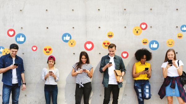 The academy will train media professionals in the public and private sector. (Shutterstock) UAE Inaugurates Academy For Social Media Influencers