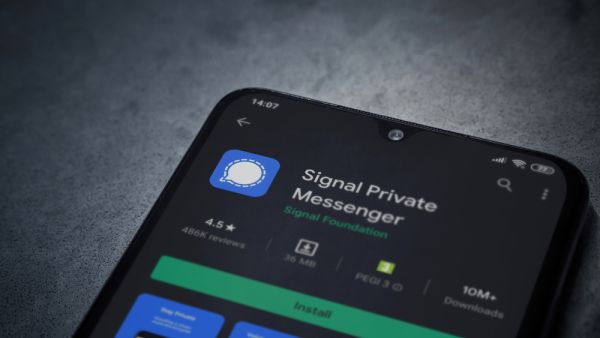 Signal Eyes 200 Million Users in India