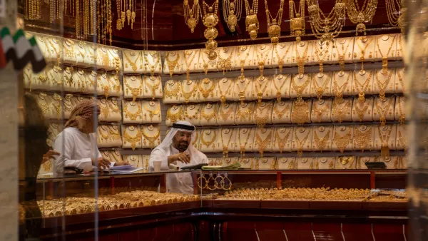 أسعار الذهب في دبي اليوم: سعر الجرام عيار 24 ينخفض إلى 229.25 درهم