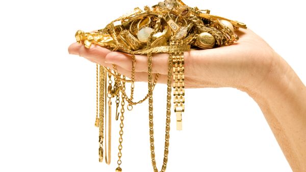 Gold Prices Soar to 7-Year High Due to Geopolitical Friction