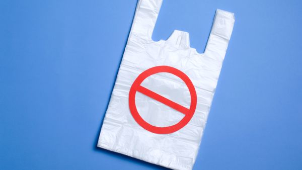 Oman Bans Single-Use Plastic Bags