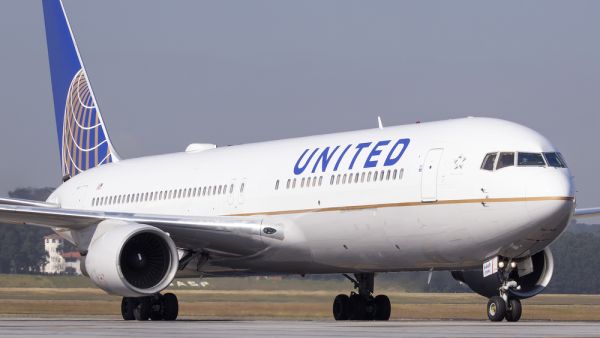 The annual report was lower than market expectations, and shares dipped into the negative after markets closed.  (Shutterstock) US: United Airlines Registers Net Loss of $1.9 Billion