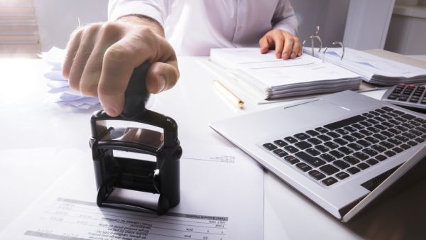 UAE: Golden Visa Holders to Start Receiving Work Permits