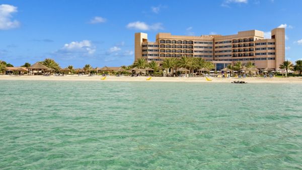  Danat Jebel Dhanna Resort 