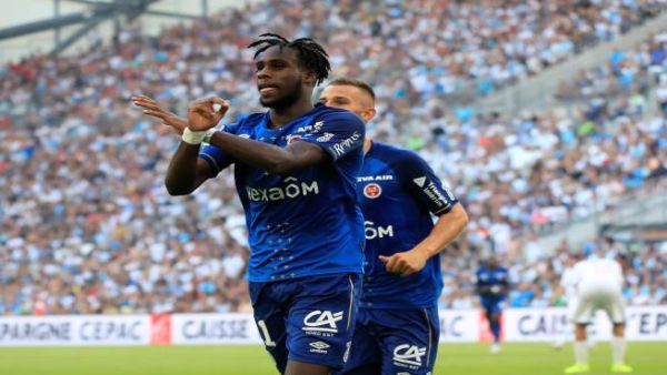 ريمس يصعق باريس سان جيرمان