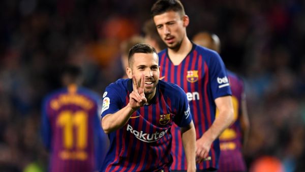 آلبا يحتفل بهدفه