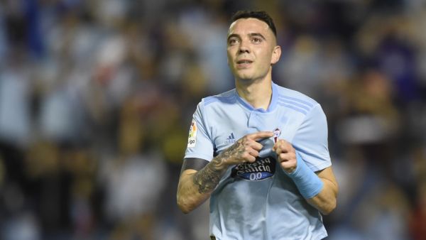 آسباس يحتفل بهدفه