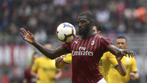 The Turkish giants are keen on handing a lifeline to the Blues flop, but there are doubts over whether they can afford a deal