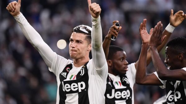 كريستيانو رونالدو يظفر بلقب الدوري الإيطالي للمرة الأولى