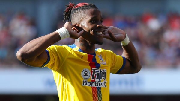 زاها يحتفل بهدفه