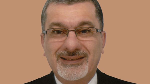 الدكتور نمير كفيل حسين، استشاري في طب عيون الأطفال متخصص بعلاج أمراض عيون الأطفال في مستشفى مورفيلدز دبي للعيون