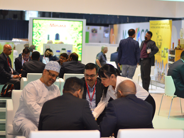 The Sultanate’s pavilion at the ongoing annual food and hospitality exhibition – Gulfood 2019
Dubai is attracting an outstanding turnout of investors, producers, business owners and suppliers
who are interested in getting acquainted with the Omani products and exploring the available
investment opportunities in the Sultanate.