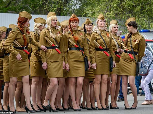 Russian police women dressed in Soviet Army style uniforms take part in the Victory Day parade /AFP