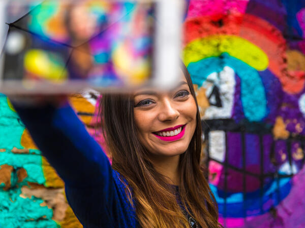 Girl taking selfie (Shutterstock)