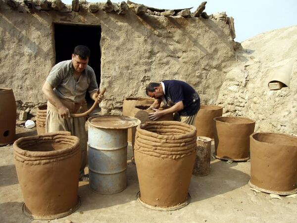 Iraqis Making Clay Pots in Najaf on November 11, 2018.  (AFP/File)