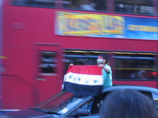 Iraqi celebrates Asian Cup victory 2007