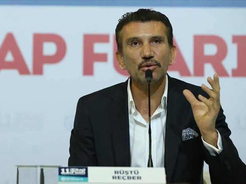 Rustu Recber emerges from hospital after 11 days of treatment, says his wife (Photo: AA)