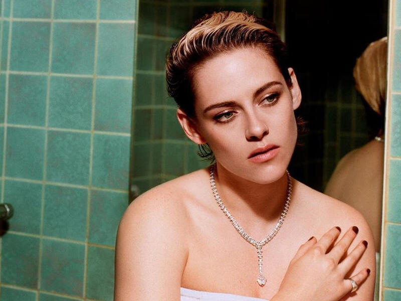 The 'Twilight' star, who is currently dating Stella Maxwell Source @kristenstewartx instagram