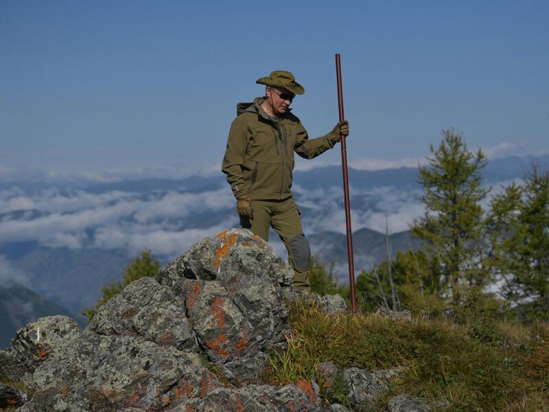 Russian President Vladimir Putin poses during his leisure time in the Siberian Taiga area on October 6, 2019. (Alexey DRUZHININ / Sputnik / AFP)