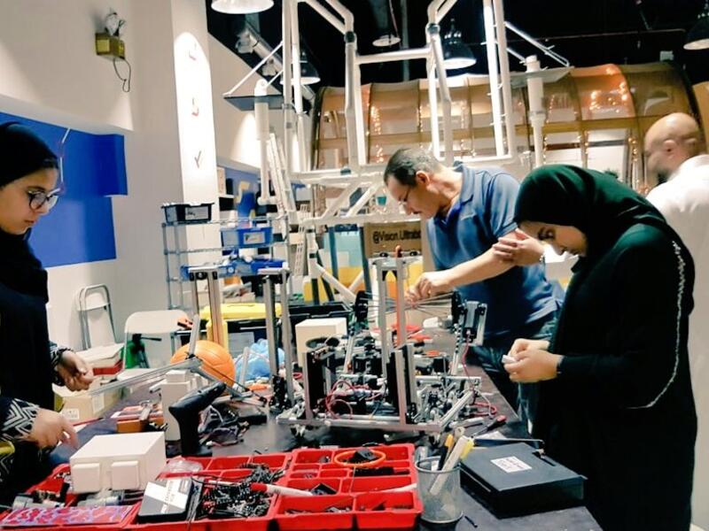 Robotics competition (Twitter)