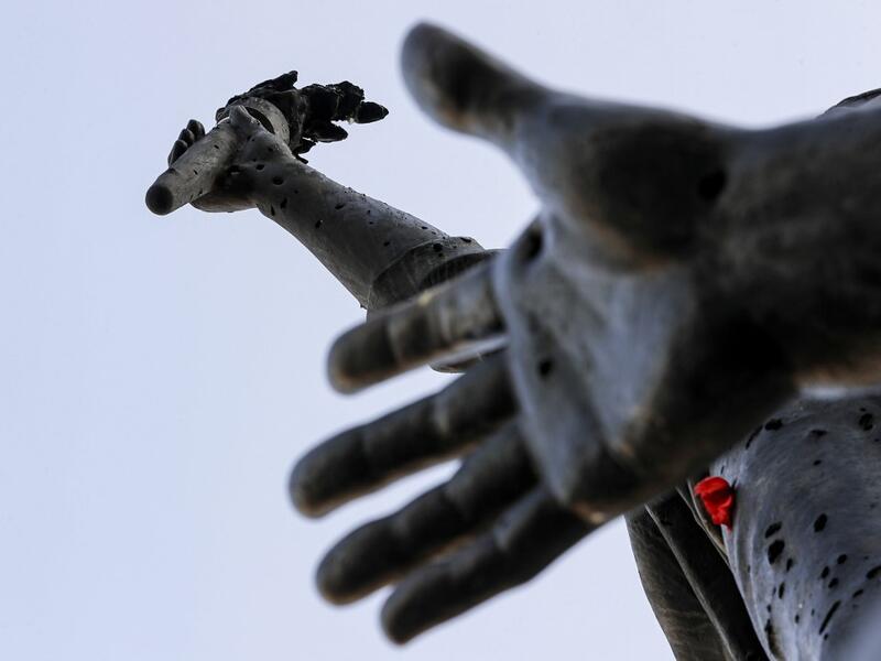This picture taken on November 5, 2019 shows a partial view of the Martyrs' Statue in the Lebanese capital Beirut's downtown district. Demonstrators in Lebanon prevented some public institutions from opening after mass rallies showed political promises had failed to extinguish the unprecedented protest movement. JOSEPH EID / AFP This picture taken on November 5, 2019 shows a partial view of the Martyrs' Statue in the Lebanese capital Beirut's downtown district. Demonstrators in Lebanon prevented some public institutions from opening after mass rallies showed political promises had failed to extinguish the unprecedented protest movement. JOSEPH EID / AFP