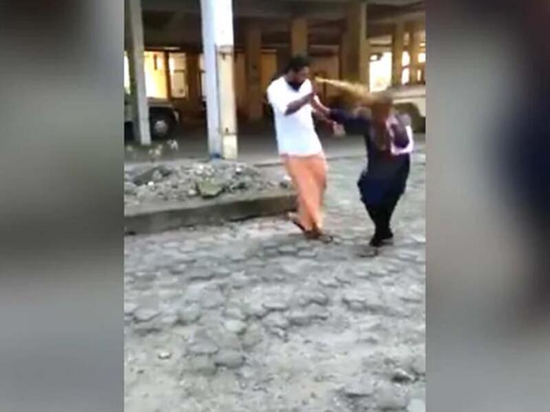 A man sprayed chilli and pepper on the face of Bindu Ammini, who was on her way to Sabarimala temple on Tuesday. (Video Screenshot)