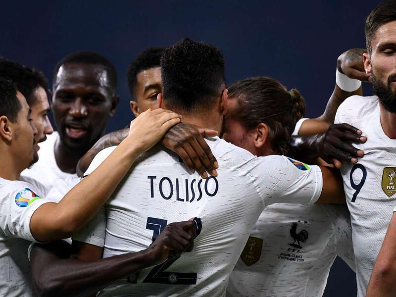 فرنسا تتجاوز عقبة ألبانيا