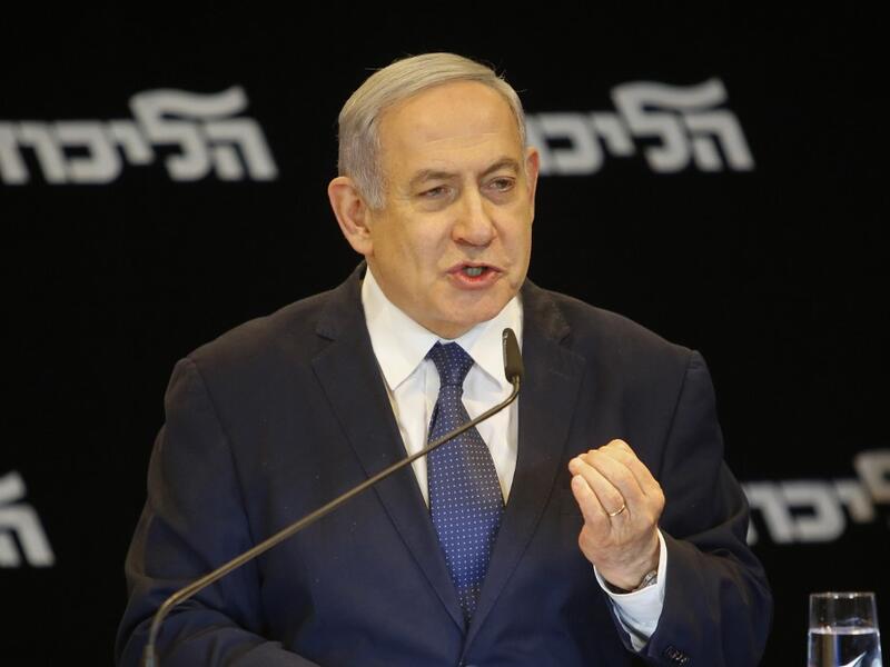 Israeli Prime Minister Benjamin Netanyahu speaks at a press conference regarding his intention to file a request to the Knesset for immunity from prosecution, in Jerusalem on January 1, 2020. GIL COHEN-MAGEN / AFP