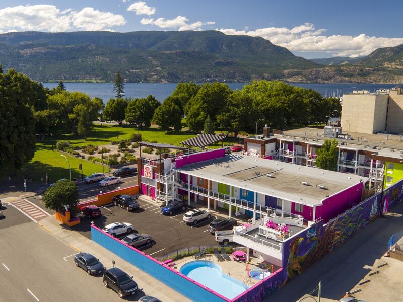 Hotel Zed, Canada (Twitter)