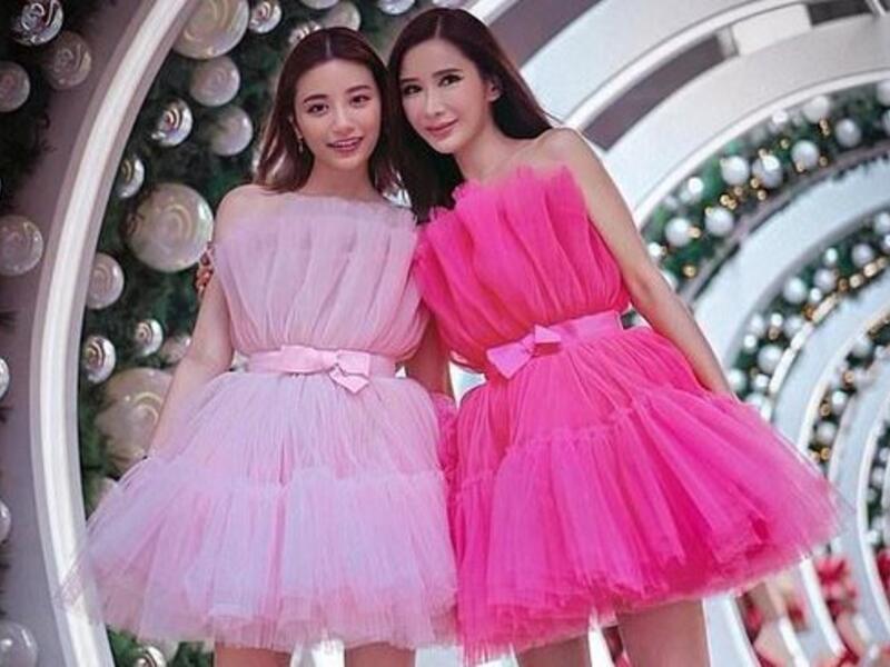 The Instagram Queen Jamie Chua of Singapore twins with lookalike daughter Calista (Twitter)
