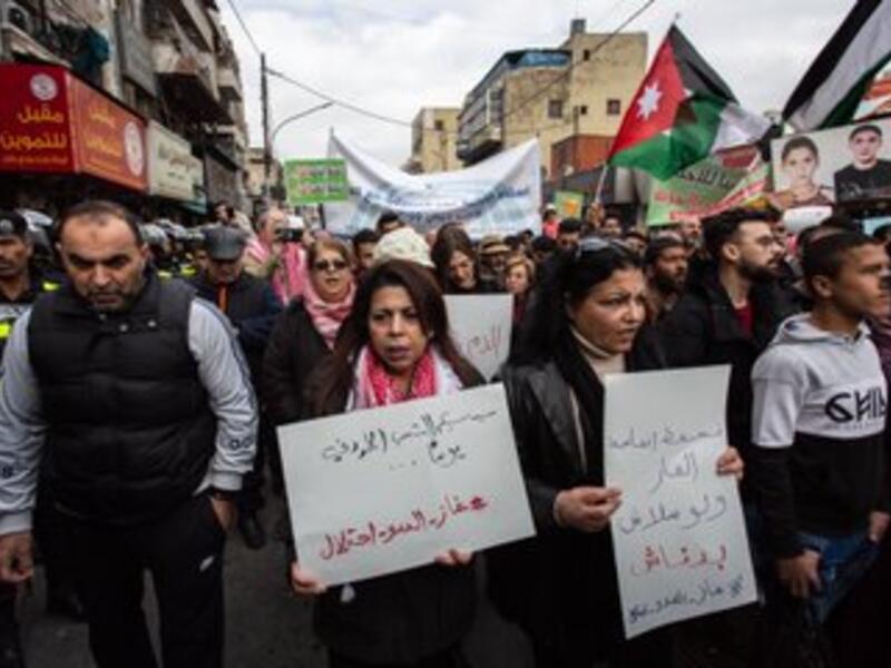 Mass demonstration kicks off in downtown Amman against the country's gas deal with Israel. Twitter