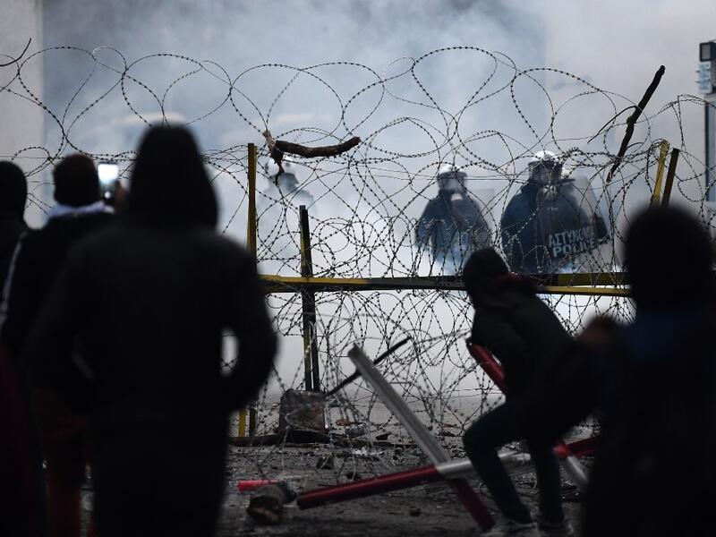 Greek police fired tear gas at migrants who have amassed at a border crossing in the western Turkish province of Edirne, some of whom responded by hurling stones at the officers. The clashes come as Greece bolsters its border after Ankara said it would no longer prevent refugees from crossing into Europe following the death of 33 Turkish troops in northern Syria. Ozan KOSE / AFP
