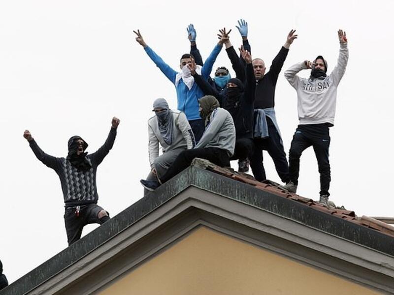 Six prisoners die in riots at a prison in Modena (Twitter)