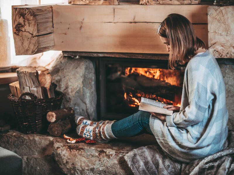 Read a book, reading five books you have always wanted to read but never had the time (Shutterstock)