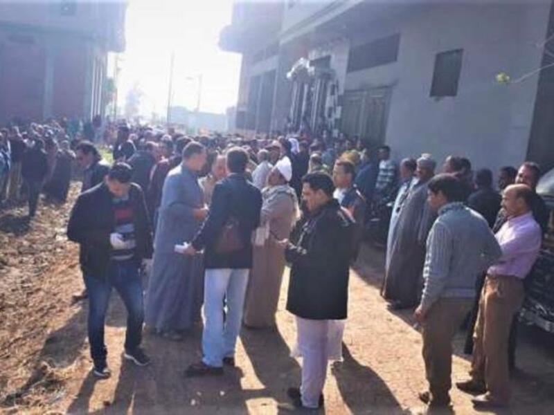 Residents of Shubra al-Bahu massed to prevent the doctor's burial [Twitter]
