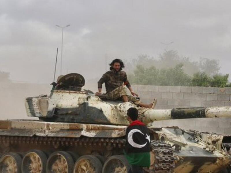 Operation IRINI is intended, on the one hand, to enforce the UN arms embargo against Libya, prevent the illegal oil trade and human smuggling and provide training for Libyan coastguards and navy.