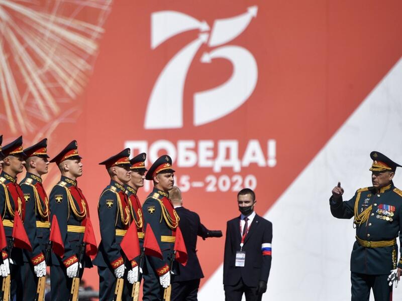 Russian honour guards get ready for a military parade, which marks the 75th anniversary of the Soviet victory over Nazi Germany in World War Two, at Red Square in Moscow on June 24, 2020. The parade, usually held on May 9, was postponed this year because of the coronavirus pandemic. Alexander NEMENOV / AFP