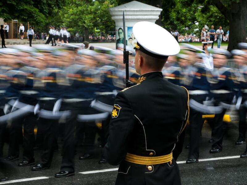 Sailors march during a military parade, which marks the 75th anniversary of the Soviet victory over Nazi Germany in World War Two, in Sevastopol, Crimea, on June 24, 2020. STR / AFP