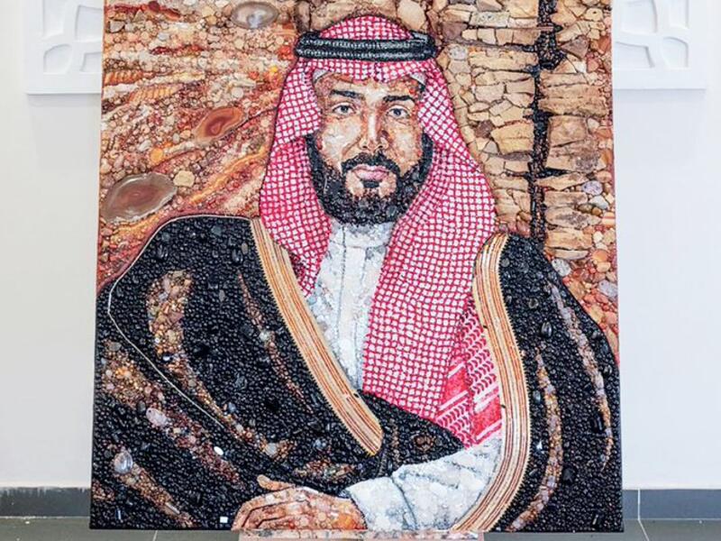 Sarah Al-Zaidi’s latest depiction of Saudi Crown Prince Mohammed in Salman made of 2 million pieces gemstones (Twitter)