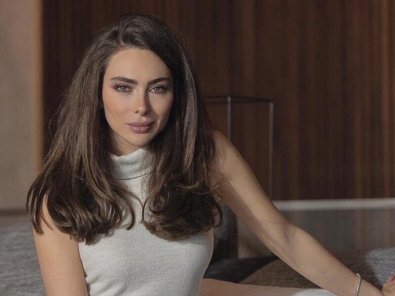 ستيفاني صليبا منهارة بسبب تدمر منزلها وموت جيرانها..فيديو!
