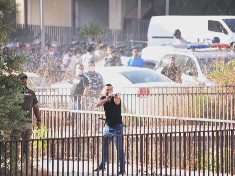 The personal guard of Nabih Berri, speaker of the Lebanese parliament - shoots live rounds over the heads of protesters. (Twitter)