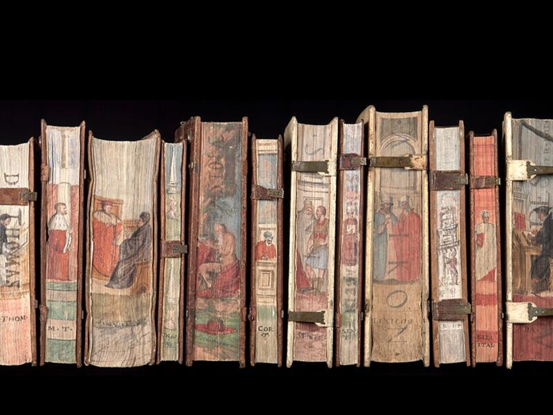 افتتاح معرض الكتب النادرة فى باريس