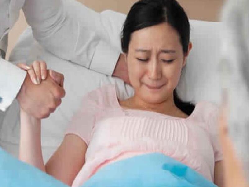ابتعدي عن تناول أطعمة تحتوي على الدهون المشبعة لأن التلبكات المعوية تدخلك في مزاج سيء