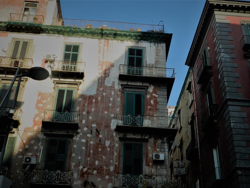 Street view of the old town in Naples city, Italy/Photo by Ewelina 