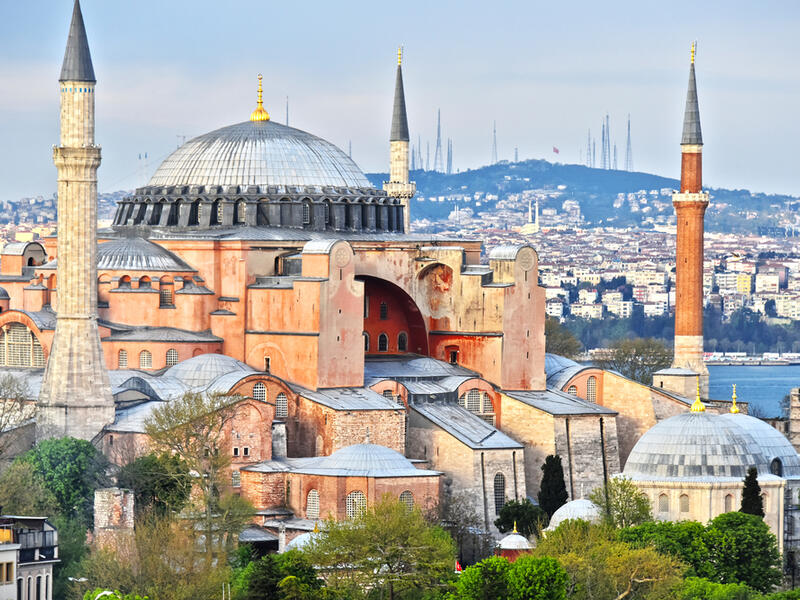 Hagia Sophia Grand Mosqu  (Shutterstock)	