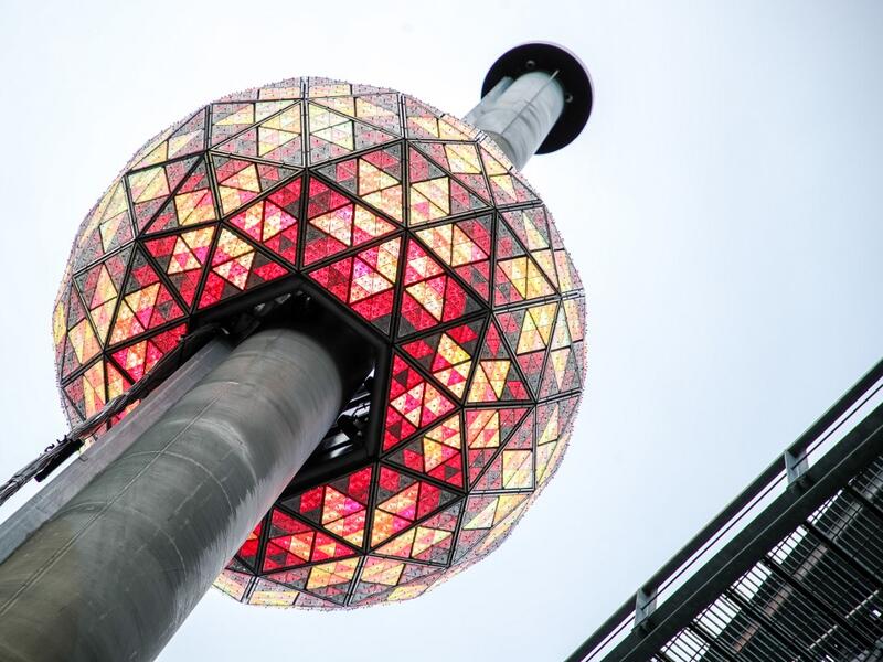A view of the New Year's Eve Ball during testing before the official Times Square Celebration on December 30, 2020 in New York City. Arturo Holmes/Getty Images/AFP Arturo Holmes / GETTY IMAGES NORTH AMERICA / Getty Images via AFP