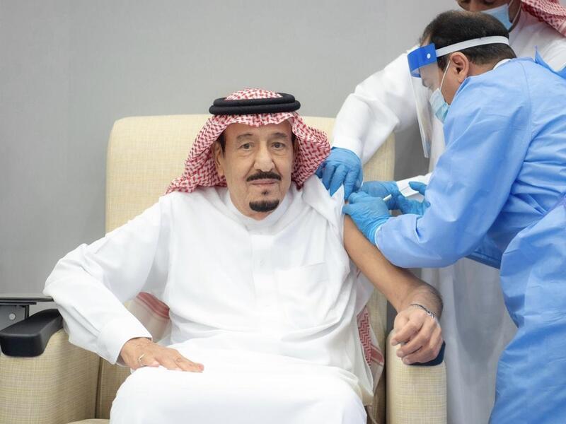 Saudi king receives first dose of COVID-19 vaccine. (Twitter)