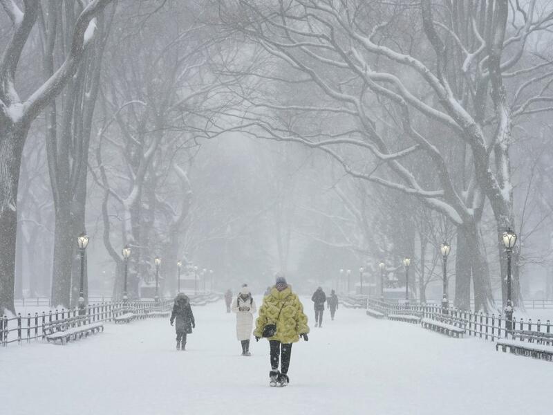 The National Weather Service issued storm warnings from Virginia to Maine -- a swathe home to tens of millions of people -- and forecast snowfall of 18 to 24 inches (45-60 centimeters) in southern New York, northeastern New Jersey and parts of southwest Connecticut.  TIMOTHY A. CLARY / AFP